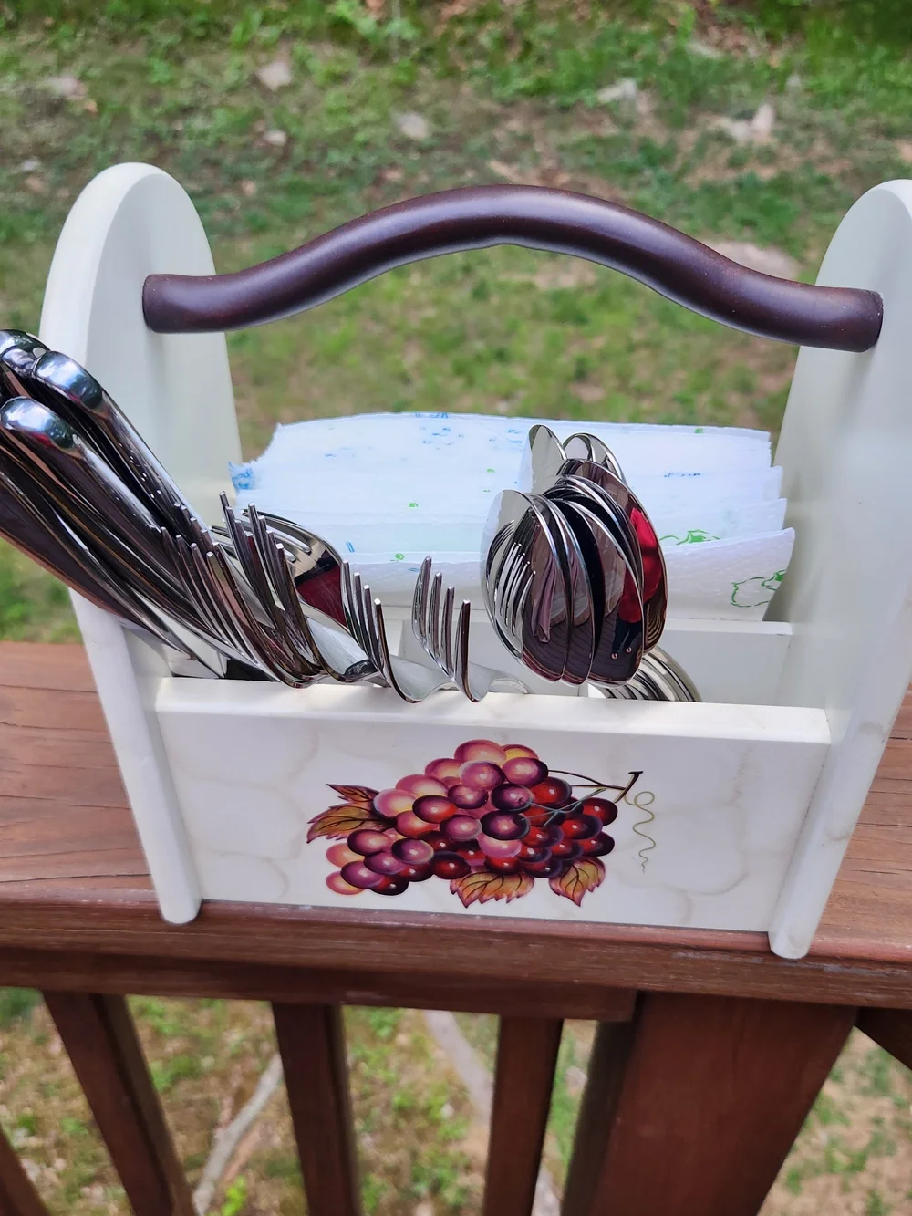Pomerantz Wooden Utensil Caddy with Grape Motif
